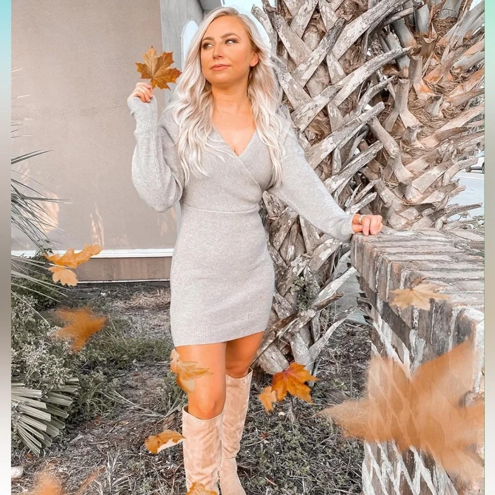 NWT- Beautiful Knit Long Sleeve Dress in Size Large- comes with belt. - Picture 5 of 7